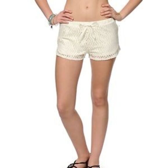 Empyre Pants - Lace shorts